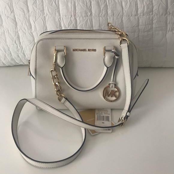 Michael Kors Handbags - Michael Kors Jet Set Travel Medium Leather Satchel